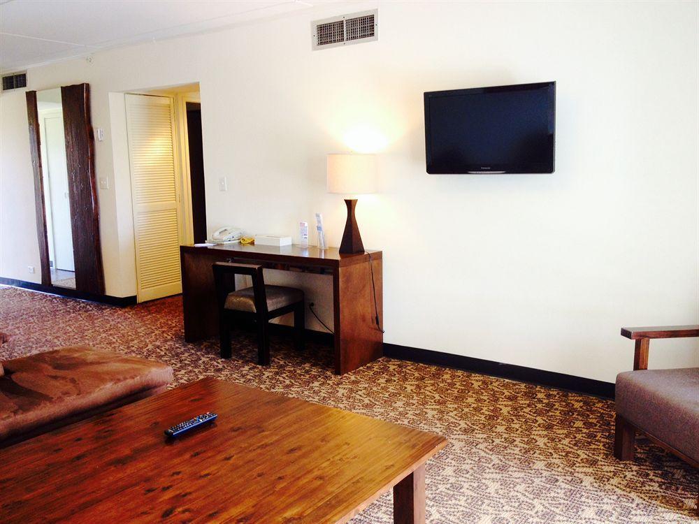 Oceanview Hotel And Residences Tumon Exterior foto